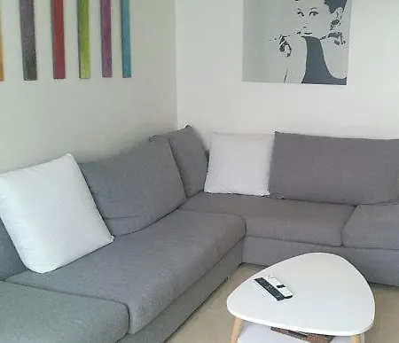 Jolie Maison Au Bord De La Riviere Vivonne